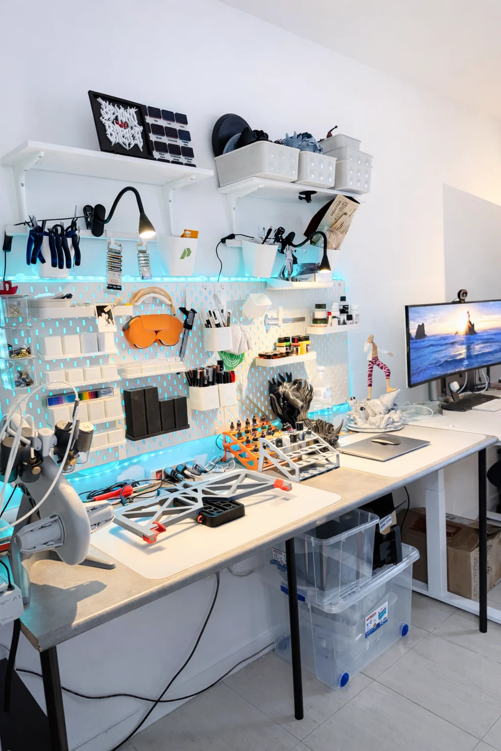 Assembly and painting workbench with tools